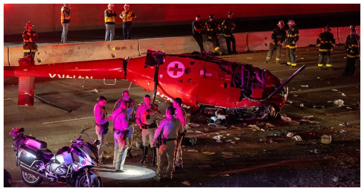 হাইওয়ে ফিফটিতে বিধ্বস্ত হেলিকপ্টার। ছবি: দ্য সান